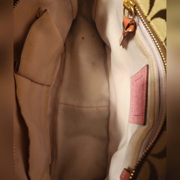 GUC Coach Signature Canvas Shoulder Bag - Picture 10 of 16